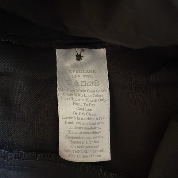 Everlane The Draper Tapered Pant in Buttersmooth in Black - Picture 5 of 5